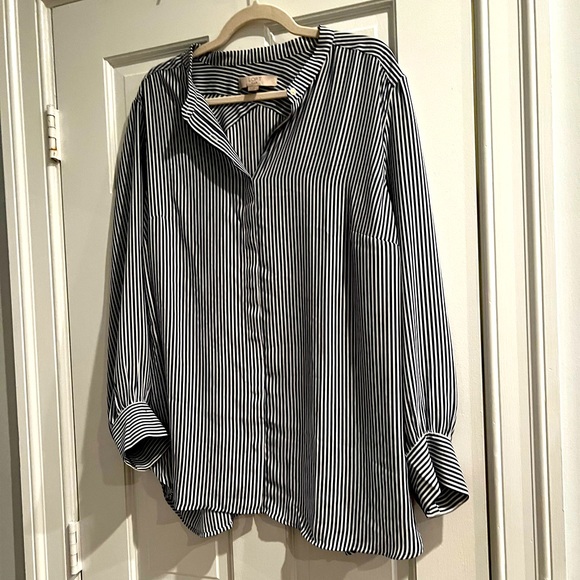 LOFT Tops - LOFT Long Sleeve Blouse 20